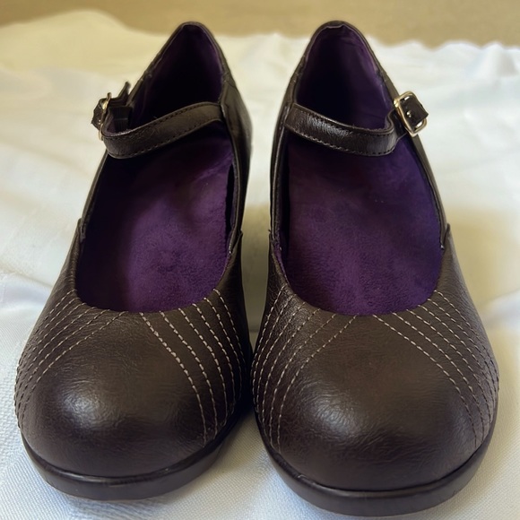Vionic | Size 5 Womens (US) Brown and Purple Casual Wedge Heels - Picture 13 of 16
